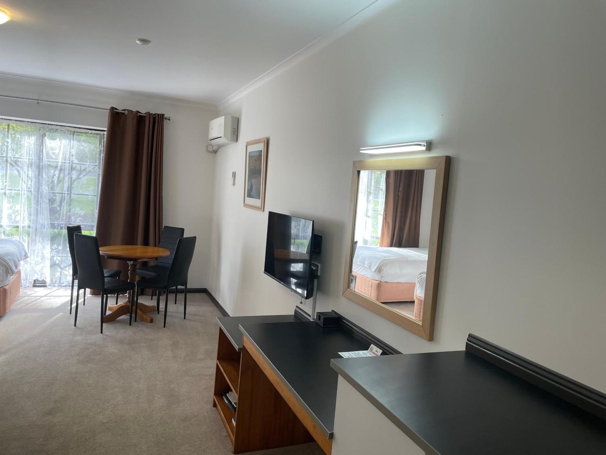 Golden Chain Country Plaza Motel Холс Гап Екстериор снимка