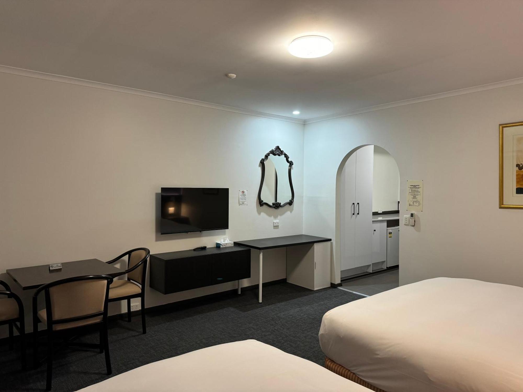Golden Chain Country Plaza Motel Холс Гап Екстериор снимка