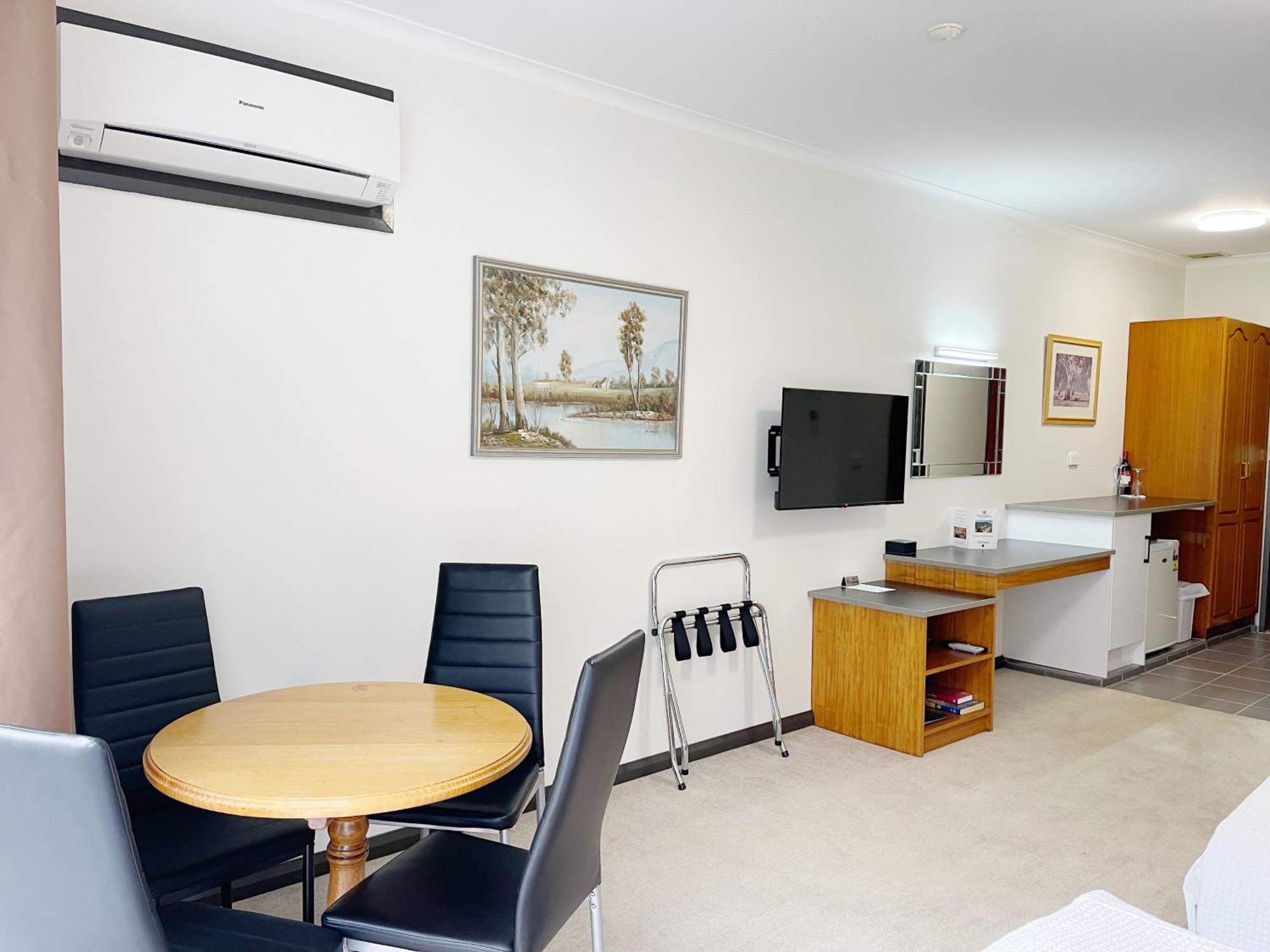 Golden Chain Country Plaza Motel Холс Гап Екстериор снимка