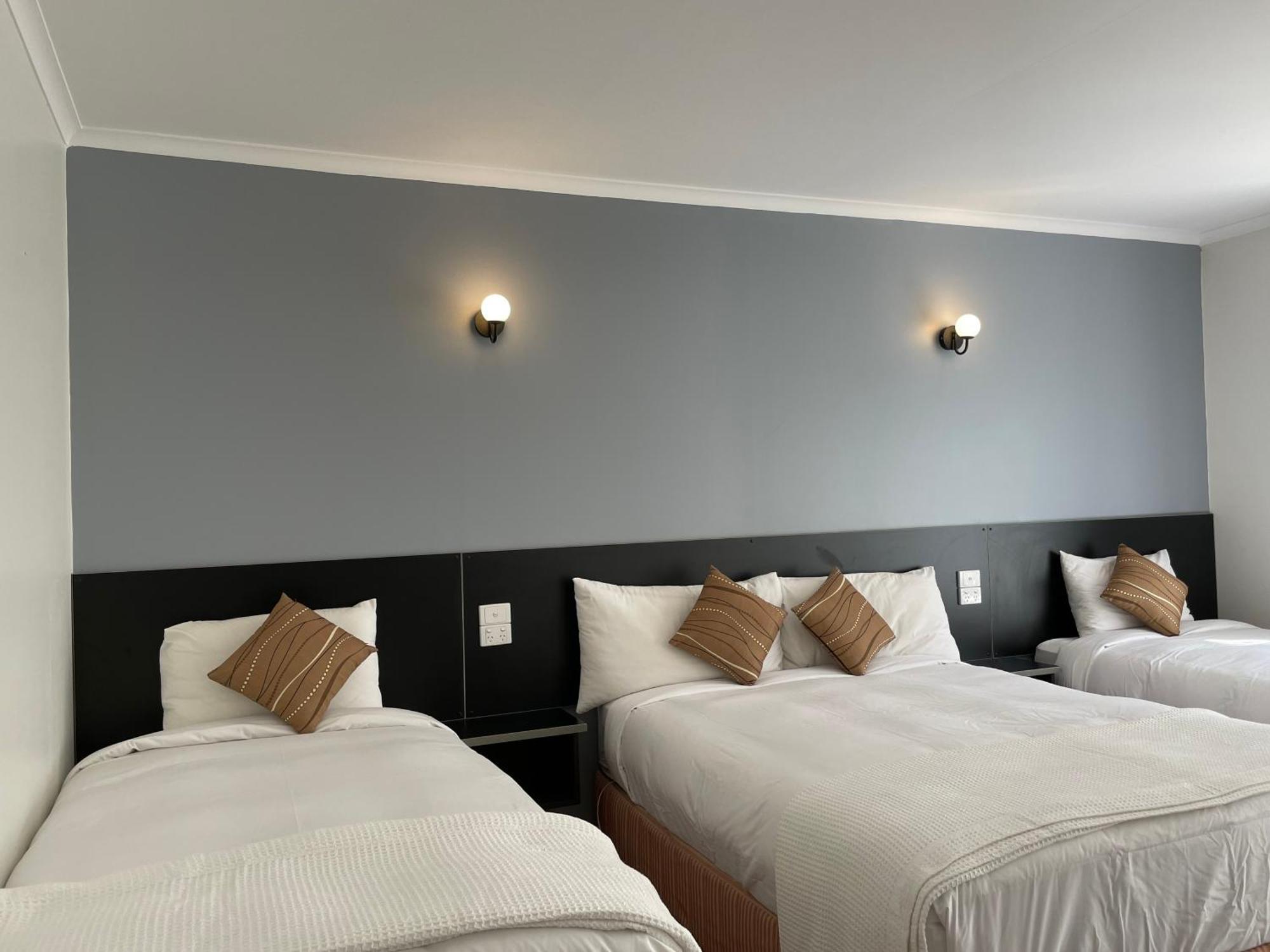 Golden Chain Country Plaza Motel Холс Гап Екстериор снимка