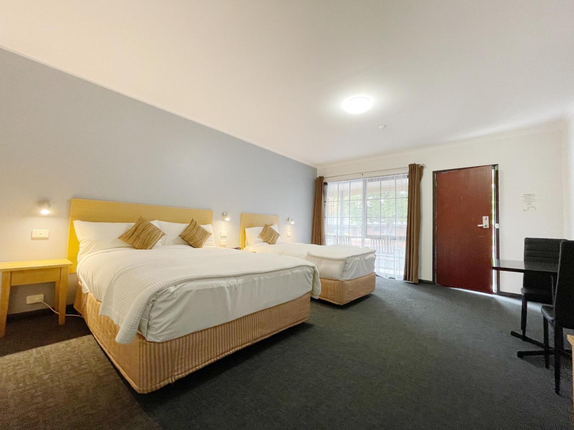 Golden Chain Country Plaza Motel Холс Гап Екстериор снимка