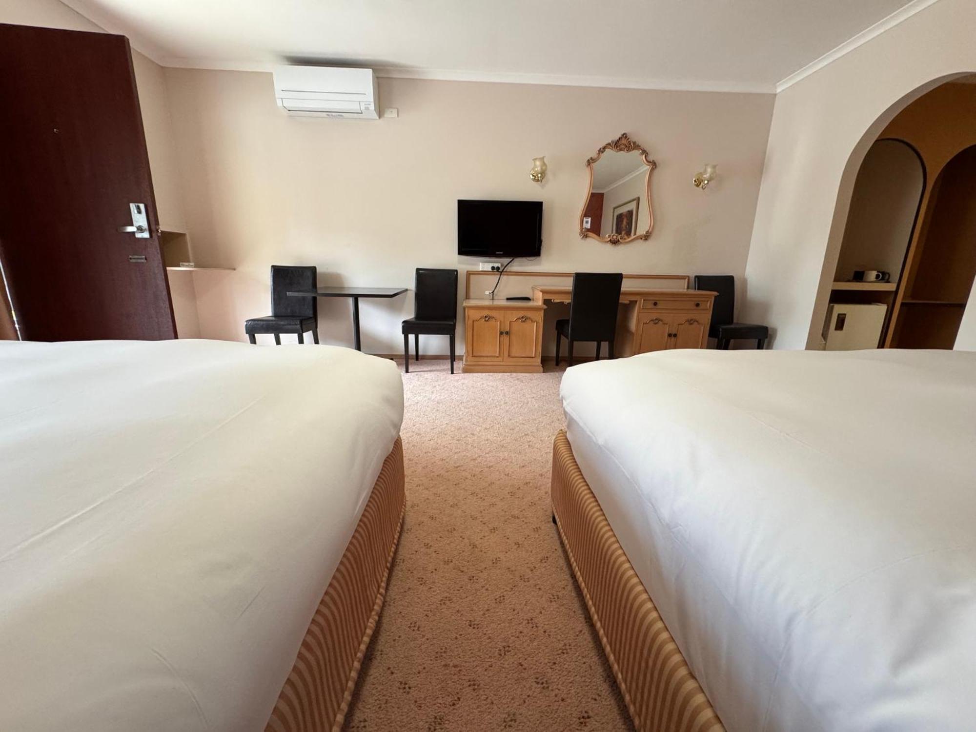 Golden Chain Country Plaza Motel Холс Гап Екстериор снимка