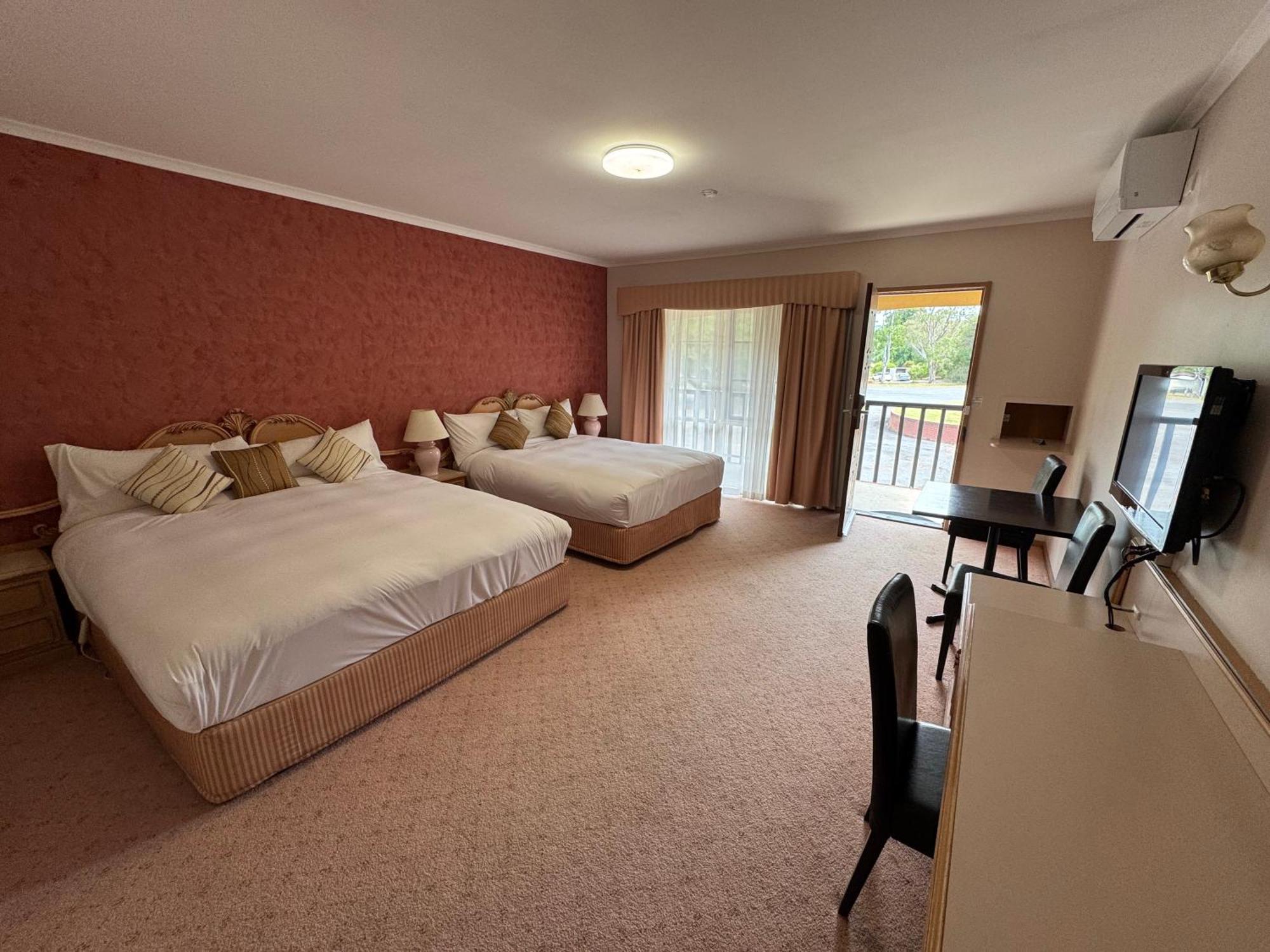 Golden Chain Country Plaza Motel Холс Гап Екстериор снимка